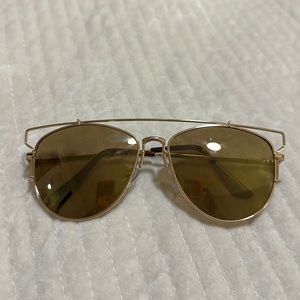 ⭐️Gold sunglasses
